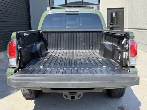 Used 2021 Toyota Tacoma TRD Sport w/ TRD Premium Sport Package AWD/4WD image 13