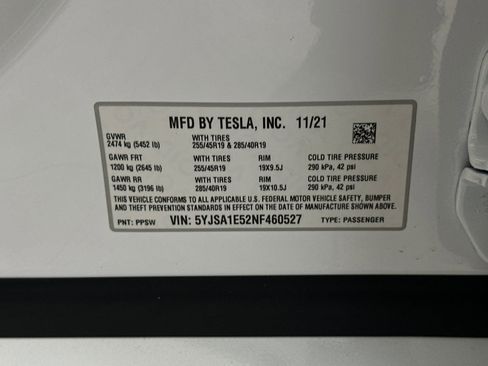 Used 2022 Tesla Model S AWD image 16