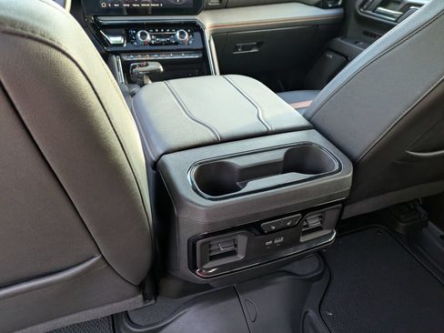 Used 2023 GMC Sierra 1500 AT4 w/ AT4 Preferred Package AWD/4WD image 31