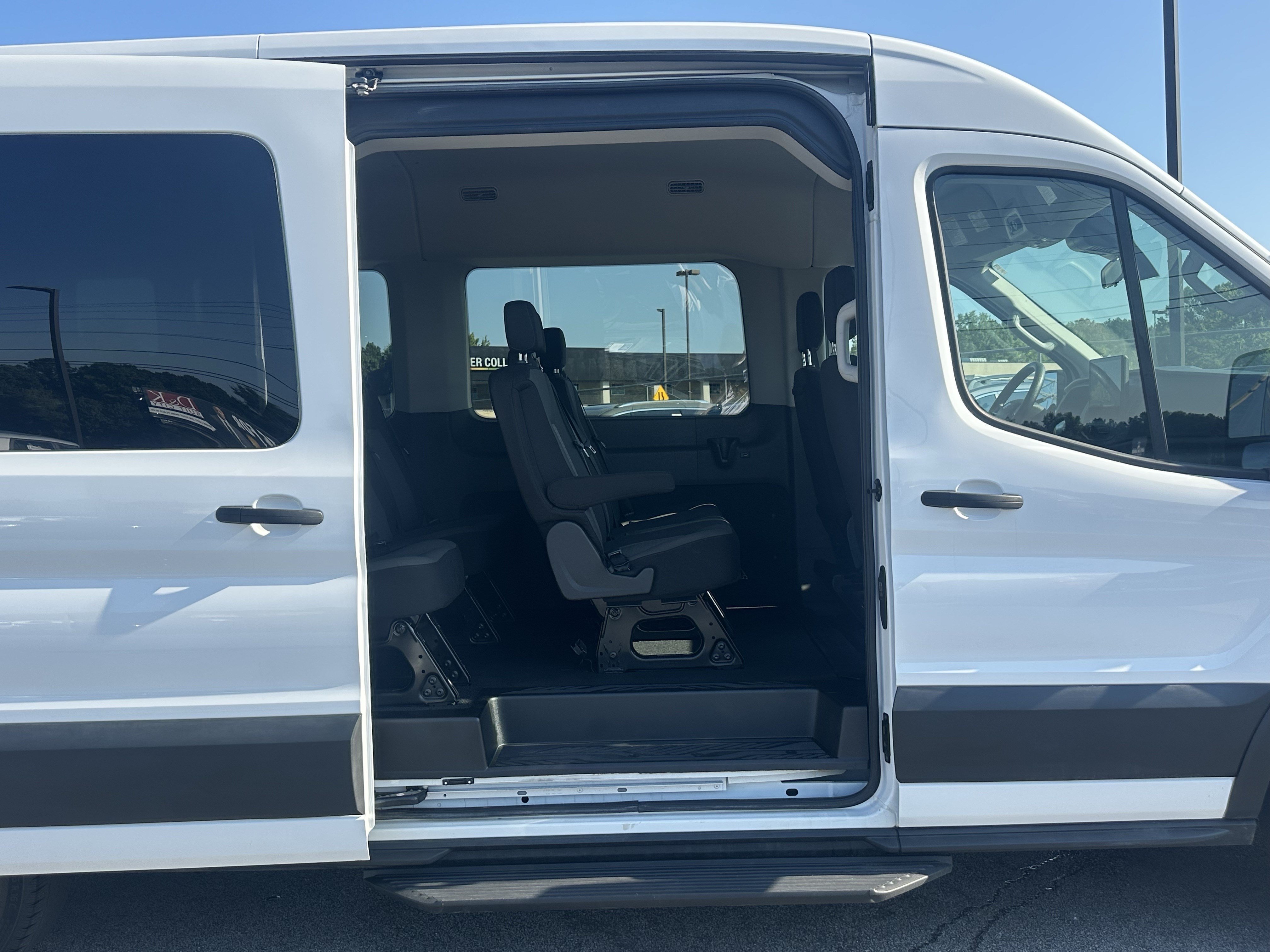 Used 2022 Ford Transit 350 XLT RWD image 15