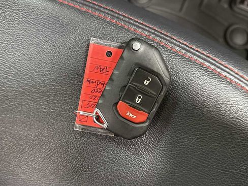 Used 2020 Jeep Gladiator Rubicon image 30