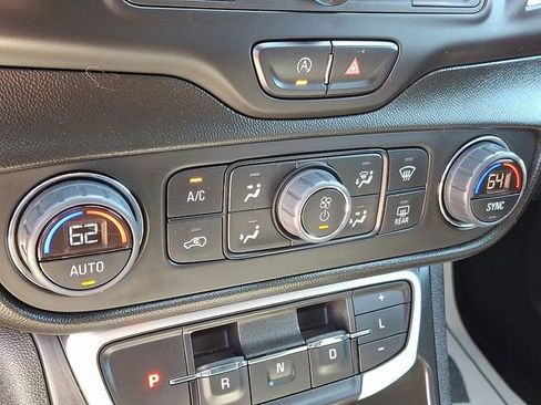 Used 2022 GMC Terrain SLE w/ Driver Convenience Package AWD/4WD image 15