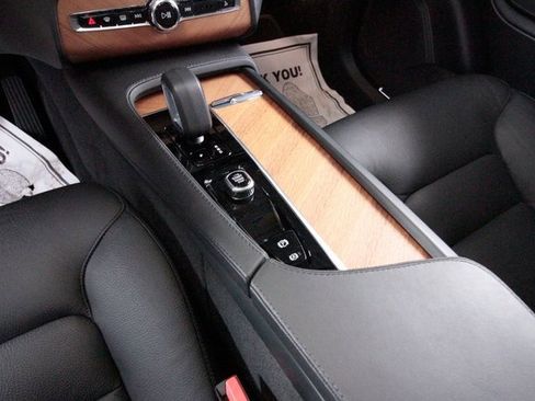 Certified 2024 Volvo XC90 B5 Plus image 10