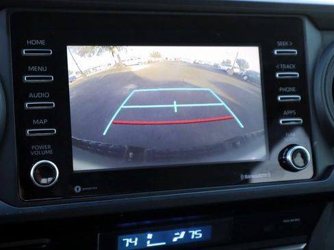 Used 2022 Toyota Tacoma TRD Off-Road image 5