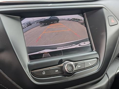 Used 2023 Chevrolet TrailBlazer LT FWD image 27