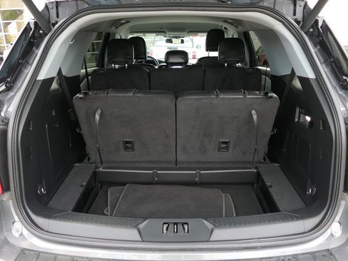 Used 2023 Ford Explorer XLT w/ Equipment Group 202A RWD image 25
