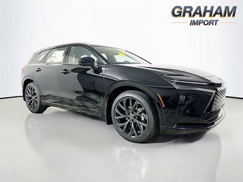 Used 2025 Toyota Crown Signia w/ Advanced Technology Package AWD/4WD image 2