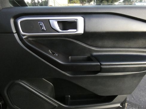 Used 2020 Ford Explorer XLT w/ Equipment Group 202A image 34