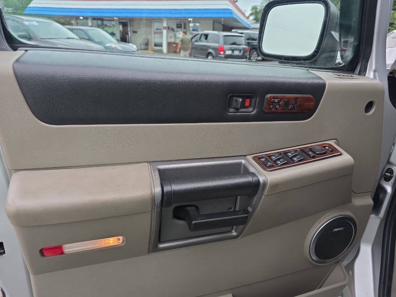 Used 2003 HUMMER H2 w/ Preferred Equipment Group AWD/4WD image 8
