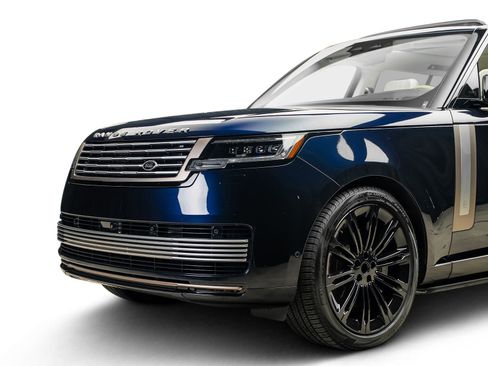 Used 2024 Land Rover Range Rover SV image 15