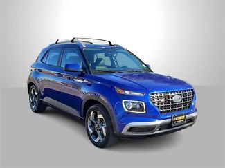 Used 2022 Hyundai Venue Limited video 2