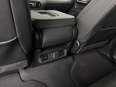 Used 2024 GMC Sierra 1500 SLT image 25