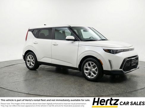 Used 2025 Kia Soul LX w/ LX Technology Package FWD image 1