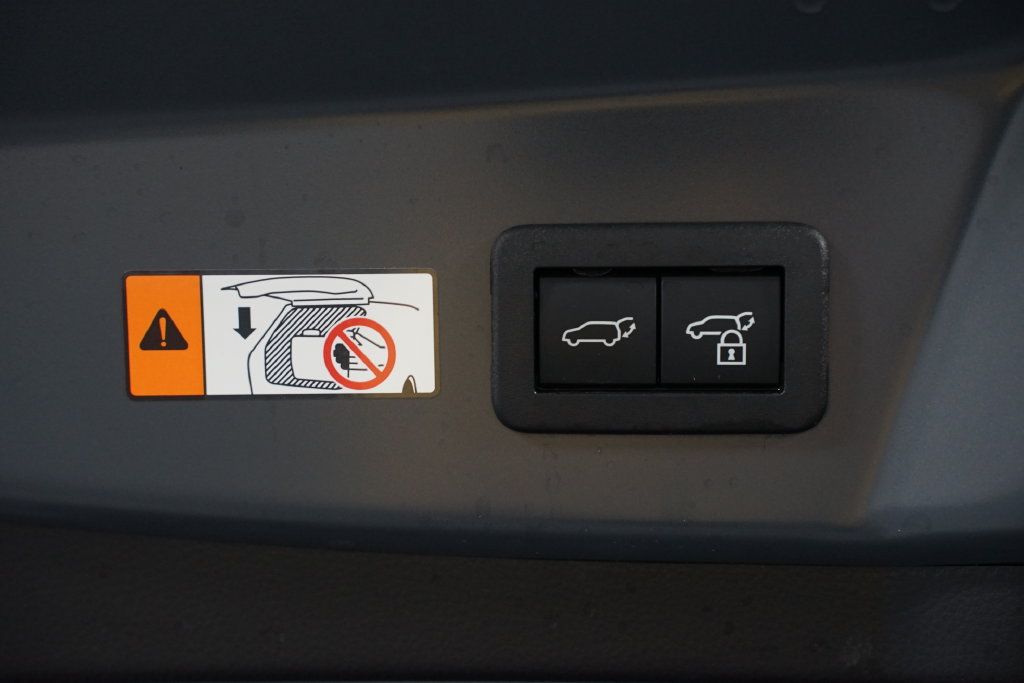 Used 2024 Toyota Prius Limited w/ Limited Premium Package FWD image 35