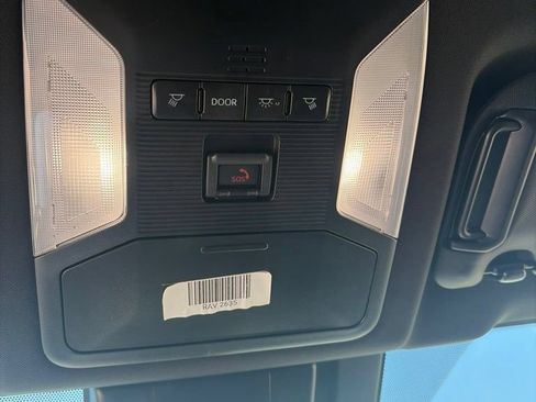 Used 2025 Toyota RAV4 SE AWD/4WD image 19