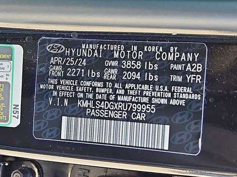 Used 2024 Hyundai Elantra SEL w/ Convenience Package FWD image 29