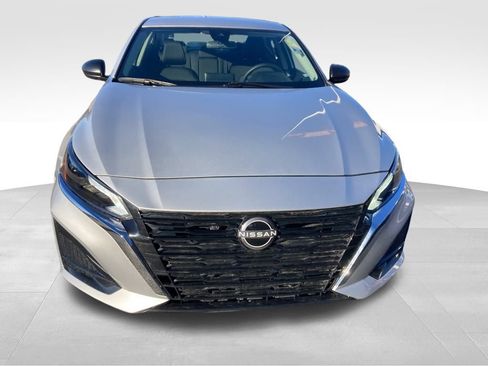 Used 2024 Nissan Altima 2.5 SV image 9