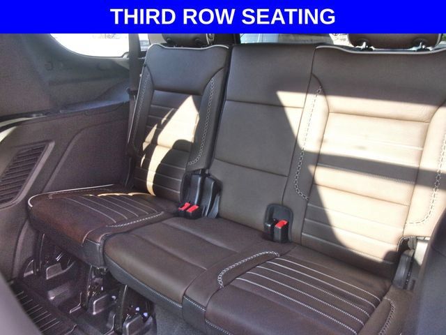Used 2026 GMC Yukon Denali Ultimate AWD/4WD image 3