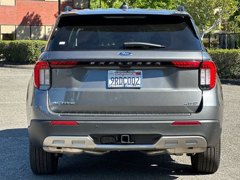 Certified 2025 Ford Explorer Active w/ Active Comfort Package AWD/4WD image 4