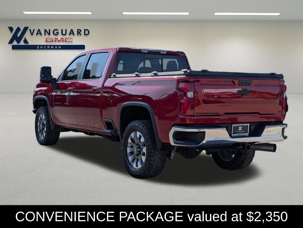 Used 2022 Chevrolet Silverado 2500 LT w/ Convenience Package AWD/4WD image 4