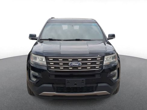 Used 2016 Ford Explorer XLT w/ Equipment Group 202A AWD/4WD image 3