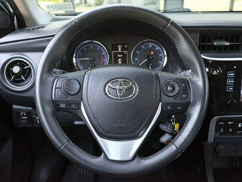 Used 2018 Toyota Corolla SE image 19