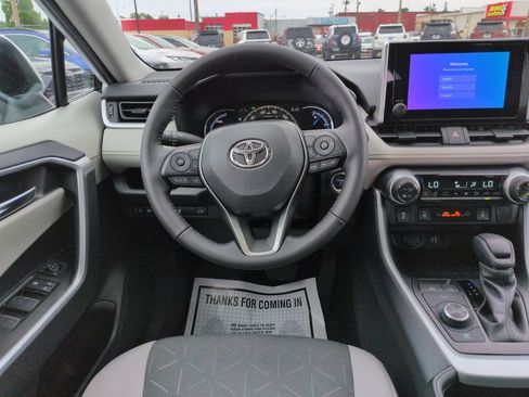 Certified 2025 Toyota RAV4 XLE w/ Convenience Package AWD/4WD image 13