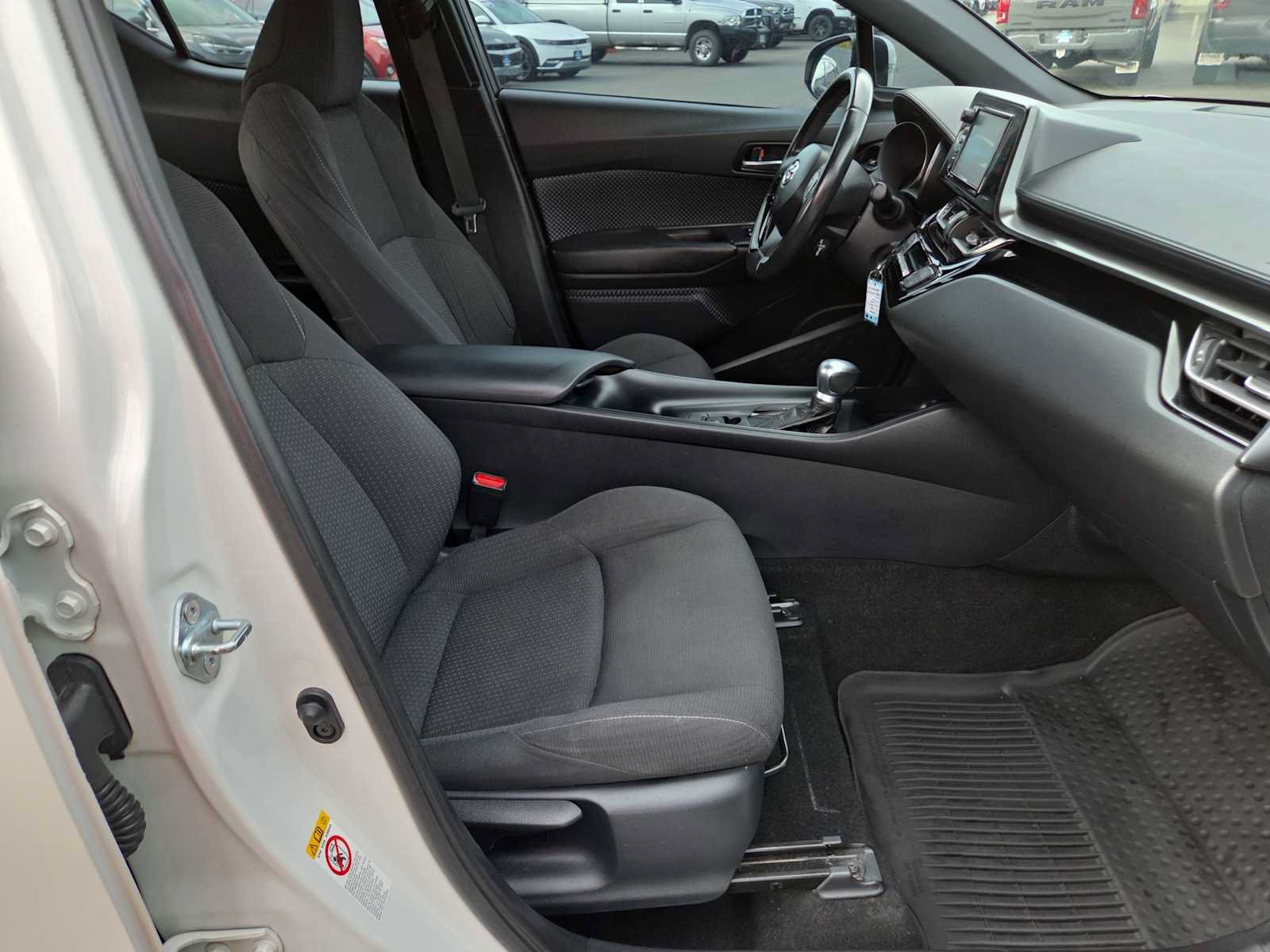 Used 2018 Toyota C-HR XLE FWD image 22