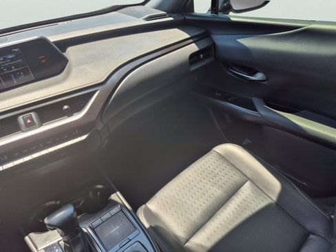 Used 2021 Lexus UX 250h w/ Accessory Package (Z1) AWD/4WD image 12