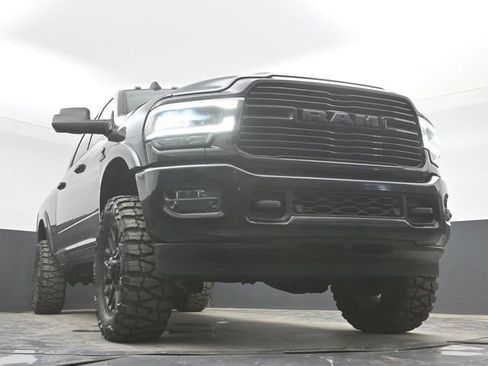 Used 2019 RAM 2500 Laramie w/ Black Appearance Package AWD/4WD image 28