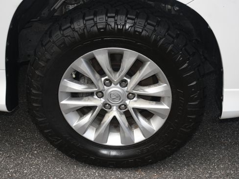Used 2015 Lexus GX 460 w/ Premium Package AWD/4WD image 23