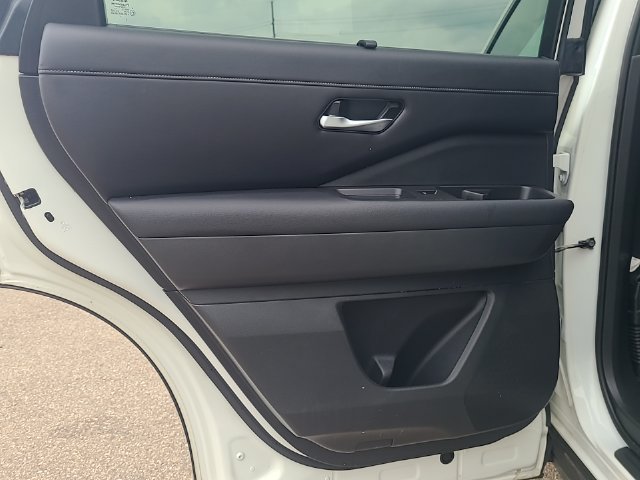 Used 2024 Nissan Pathfinder SL AWD/4WD image 22