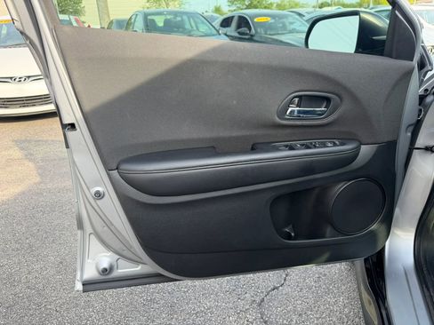 Used 2019 Honda HR-V Sport image 18