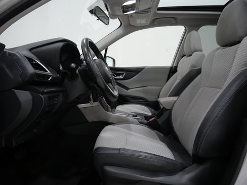 Used 2019 Subaru Forester Premium AWD/4WD image 13