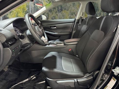 Used 2025 Nissan Sentra SV FWD image 9
