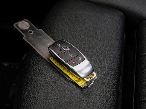 Used 2024 Mercedes-Benz GLB 250 w/ Exclusive Package image 60