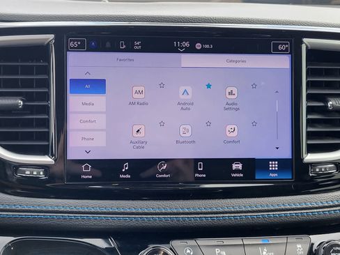 Used 2021 Chrysler Pacifica Touring image 19