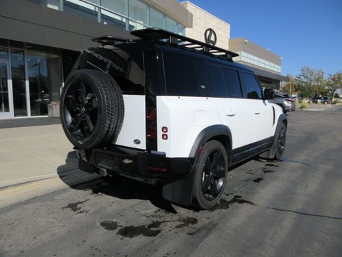 Used 2023 Land Rover Defender 110 X-Dynamic SE AWD/4WD image 9