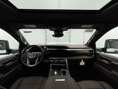 New 2026 GMC Sierra 2500 Denali w/ Denali Reserve Package image 2