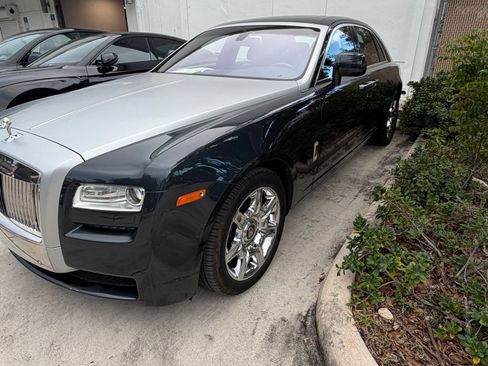 Used 2011 Rolls-Royce Ghost RWD image 3