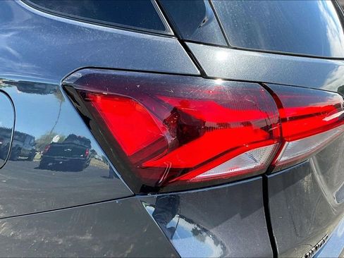 Used 2022 Chevrolet Equinox RS w/ LPO, Floor Liner Package FWD image 30
