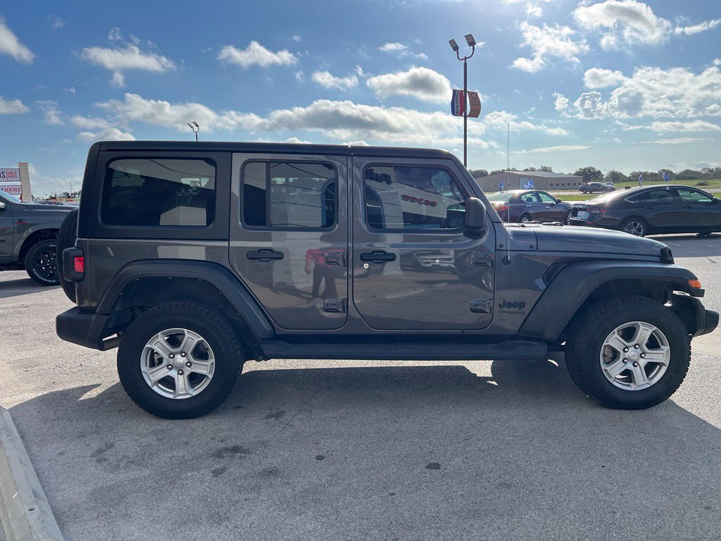 Used 2022 Jeep Wrangler Unlimited Sport AWD/4WD image 7