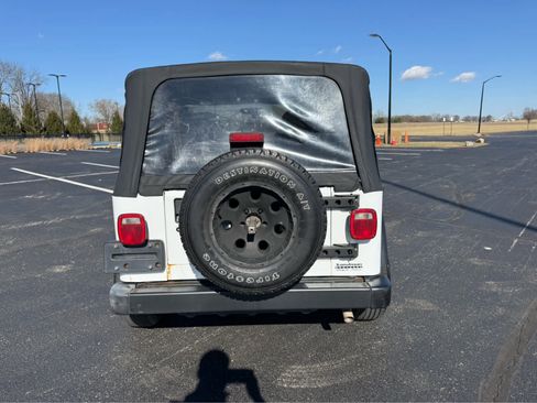 Used 2001 Jeep Wrangler SE image 4