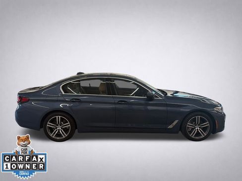 Certified 2023 BMW 530i xDrive w/ Premium Package AWD/4WD image 3