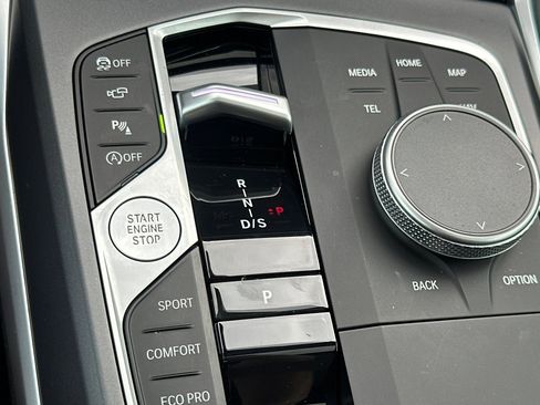 Used 2025 BMW 230i Coupe w/ Premium Package image 27