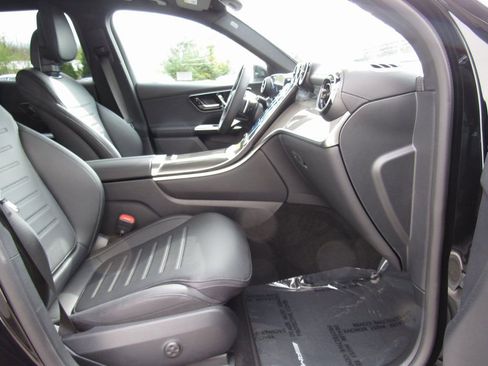 New 2025 Mercedes-Benz GLC 300 4MATIC image 19