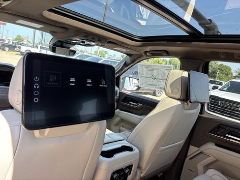 New 2026 GMC Yukon Denali w/ Denali Reserve Package AWD/4WD image 21