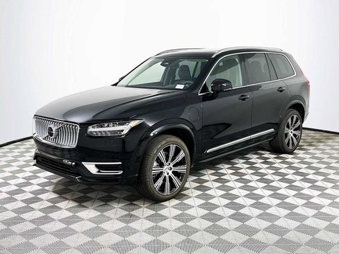 Certified 2025 Volvo XC90 T8 Plus w/ Protection Package Premier image 3