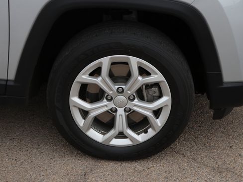 Used 2024 Jeep Compass Sport AWD/4WD image 9