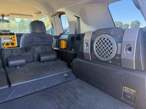 Used 2007 Toyota FJ Cruiser 4WD w/ Upgrade Pkg 2 image 11